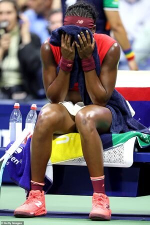 Coco Gfff estalló en lágrimas en los Estados Unidos, así como luchando por servir durante el brutal partido de la segunda ronda