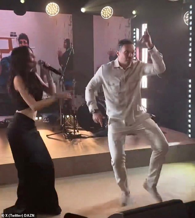 101690789-0-Oleksandr_Usyk_was_recently_filmed_dancing_on_stage_sparking_the-a-33_1756565120354.jpg