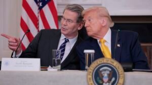 Trump dice que el Secretario del Tesoro Basent debería “querer” ser alimentado por las sillas, pero 4 más para correr