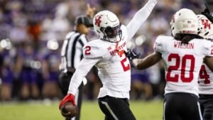 AJ Holsi de LSU se suspende durante la primera mitad contra Clemson