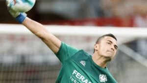 Emil Odiro dijo después del debut de Jeb Idz