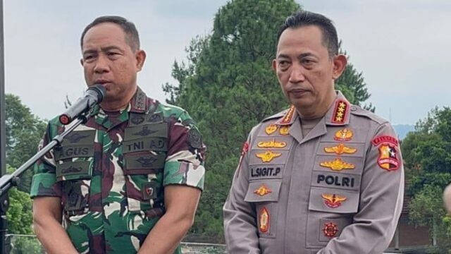 1756555167_68b2bcbb9adfd-panglima-tni-jenderal-agus-subiyanto-dan-kapolri-jenderal-listyo-sigit-prabowo_665_374.jpeg
