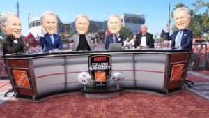 La despedida de Lee Corso: una celebración de fútbol detrás de la pantalla
