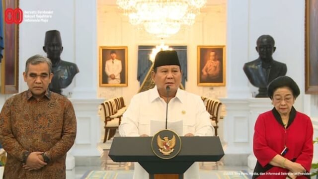 1756638762_68b40d97aae7e-presiden-ri-prabowo-subianto-dalam-konferensi-pers-di-istana-kepresidenan_665_374.jpg