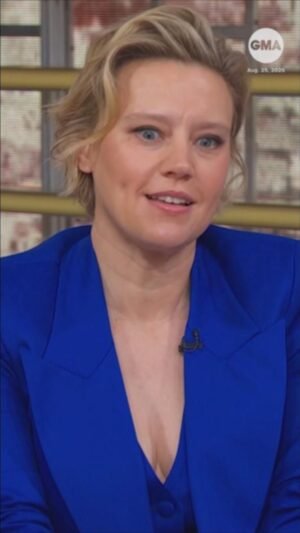 Ver: Kate McKinon y Andy Samberg para jugar una pareja