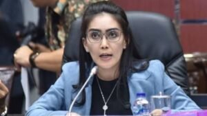 Si las personas critican a las personas, la gente protesta, simplemente acepta