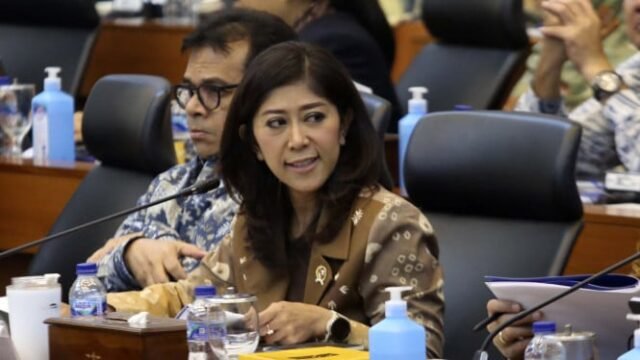 67a1db7605727-menteri-komdigi-meutya-hafid-raker-dengan-komisi-i-dpr-ri_665_374.jpg