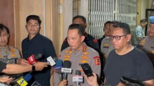 Se ha informado que el jefe de policía nacional simpatizó, DPR incluso ha sido golpeado por una sátira picante incluso después.