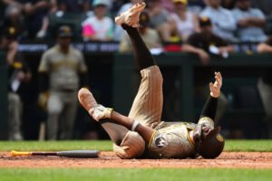 Padress SS Zander Bogarts Fracture Fracture sale por el resto de la temporada para la temporada regular