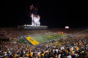 Cal Football: Booster, Bears Bears ilumina la imagen de ingresos al ingresar a la temporada 2025