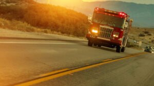 East I -580 carriles se abren nuevamente como el fuego de la tripulación