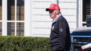 Un estudiante chino fue interrogado en los Estados Unidos durante unas horas, sin embargo, la política de Trump fue devuelta como turno