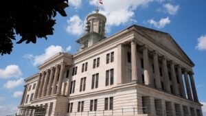 Los jueces no son naturales