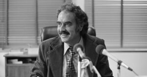 John Burton, 92, muere; Jefe político de California que regresó