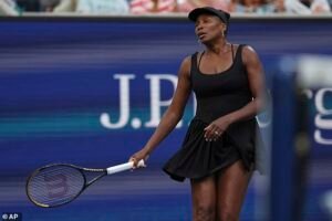El regresador del Abierto de Fadas US de Fairytale de Venus Williams ha terminado en la brutal moda de Taylor Townsend estadounidense