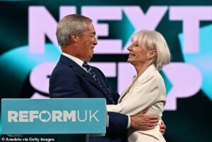 Sara Vine: Lo siento, Nadine, pero la reforma es comida chatarra política. La verdadera necesidad de que Gran Bretaña termine el desastre del Starma solo está contenida en los químicos