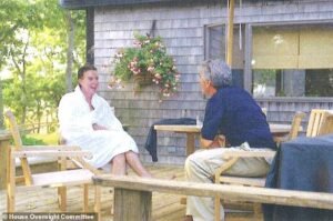 Brank en Mandalson: los parlamentarios laboristas se han unido a Fury porque más correos electrónicos muestran que el enviado del Reino Unido Epstein ‘tus amigos te aman’ – con el ministro dijo que mantendría su trabajo como ‘hasta donde yo sé’