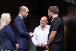 El príncipe William está separado de Harry cuando apareció en Cardiff y Duke dio la vuelta a una milla a Londres, pero ¿el rey Charles conocería a su hijo?