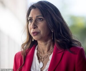 La ex secretaria del Interior, Suela Baverman, insistió en que no se equivocó para reformar el Reino Unido a pesar de estar presente en el evento con el diputado de Nigel Pharaz