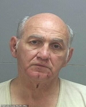 Después del tiroteo de Charlie Kark en Uta, el agitador político local, el hombre veterano se mudó por la policía.