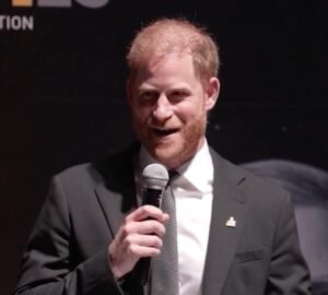 El Príncipe Harry espera conocer a su padre Príncipe Charles tarde, probablemente estén “quizás martillados” para dar la bienvenida a los Juegos Invictas “bienvenidos al invitado.