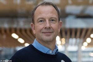 John Lewis y Wetroz Boss culpando al impuesto de Rachel Reeve para aumentar los impuestos como un globo de pérdida a £ 88m