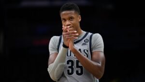 Thunder Ruki Chhora ACL de Thomas Sorbah con la temporada de Miss