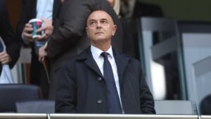 Daniel Levi Ken Ken Ken 25 años después dejando a Tottenham como presidente