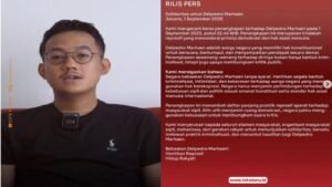 Hasta el brazo! Se informa que la policía tiene que apoderarse de la lencería y el desodorante durante la oficina del hombre