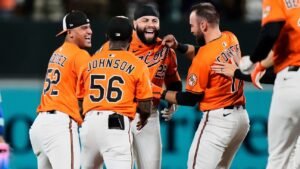 Oreals anotó 4 carreras a los Dodgers, de no ser golpeados