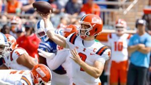 Illinois, Florida State Crack AP Poll Top 10; USF al número 18