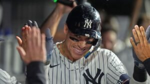 Aaron Judge está relacionado con Joe DiMagzio para el cuarto en la lista de Yankees en el jonrón