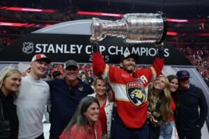 Keith Panchchuk de NHL 26 es ‘honor’ para nombrar a un atleta de portada, así como a su hijo, Matthew y Brady Moneychuk