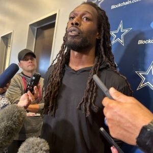 Jadevion Clawney dice que espera hacer debut a los Cowboys el domingo