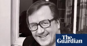 Hugh Corbet Srutimadhur | Política económica