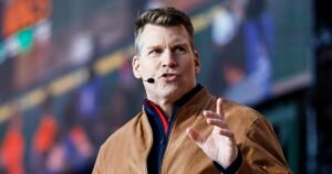 El anfitrión Scott Hanson dice que la NFL Redzone se anunciará por primera vez