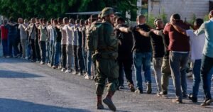 Israel detuvo unas pocas docenas de hombres palestinos en Cisjordania