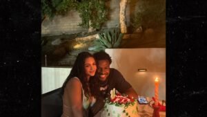 Bronny James celebra el cumpleaños número 21 de Parker Whitfield a Parker