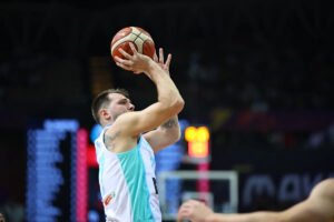 Eurobasket 2025: cronograma, puntaje, posición; Luca Donius obtuvo el cuarto triple-doble en la historia del torneo, Gianis Antatocomo anotó 27 para Grecia