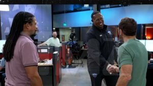 El baloncesto y Katrina hablan estrellando la transmisión en vivo como el maestro P ‘entrenador P’