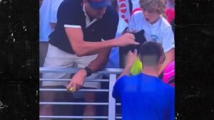 Se ha informado que el CEO polaco se disculpó por tomar un sombrero del niño abierto de los Estados Unidos.