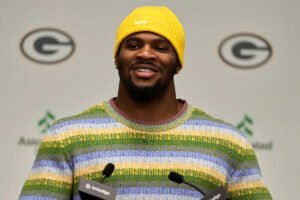 Mica Persons está lidiando con Sprine en la parte posterior del empacador, puede requerir inyecciones epidurales para jugar la Semana 1 con Packers