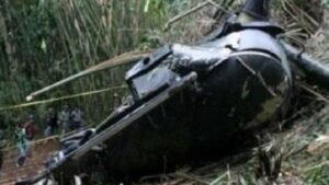 El helicóptero PK-IWS fue leído en Mimika, los pasajeros todavía estaban atrapados en la ubicación