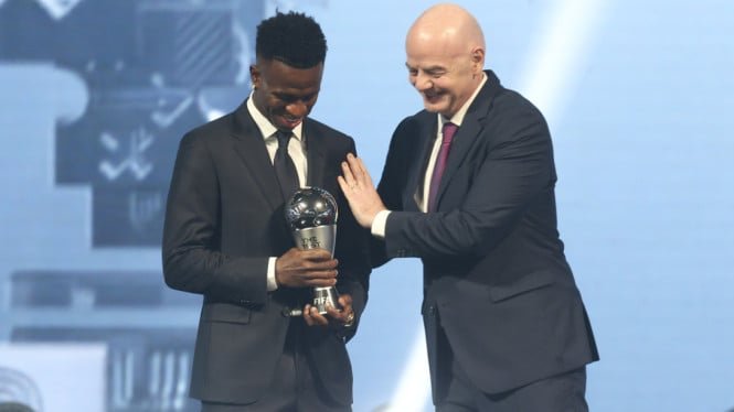 676217851501f-vinicius-junior-pemain-terbaik-dunia-fifa-2024_665_374.jpg