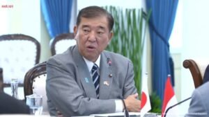 El primer ministro Japón Shigeru Ibiba anunció la renuncia de su posición, lo que indica negociaciones aduaneras en los Estados Unidos