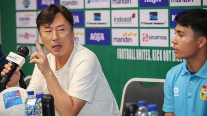 68b6db295b85a-pelatih-timnas-laos-u-23-ha-hyeokjun-kiri_665_374.jpg