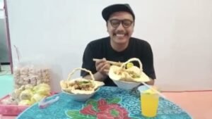 Después de que el truco terminó después de la jubilación, Nandi Juliawan Sirang estaba vendiendo