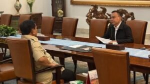 Cuatro ojos hablaron con Praboy en el Palacio del Estado, fue discutido