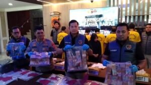 West Java Polda está atrapando a 7 sospechosos de corrupción de la asistencia de los agricultores, el estado perdió la pérdida de 1.500 millones