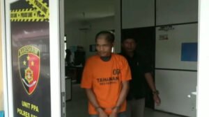 Dhoni! Hombres con Saradang Bedagai sobrino Cabuli Sapu Lidi